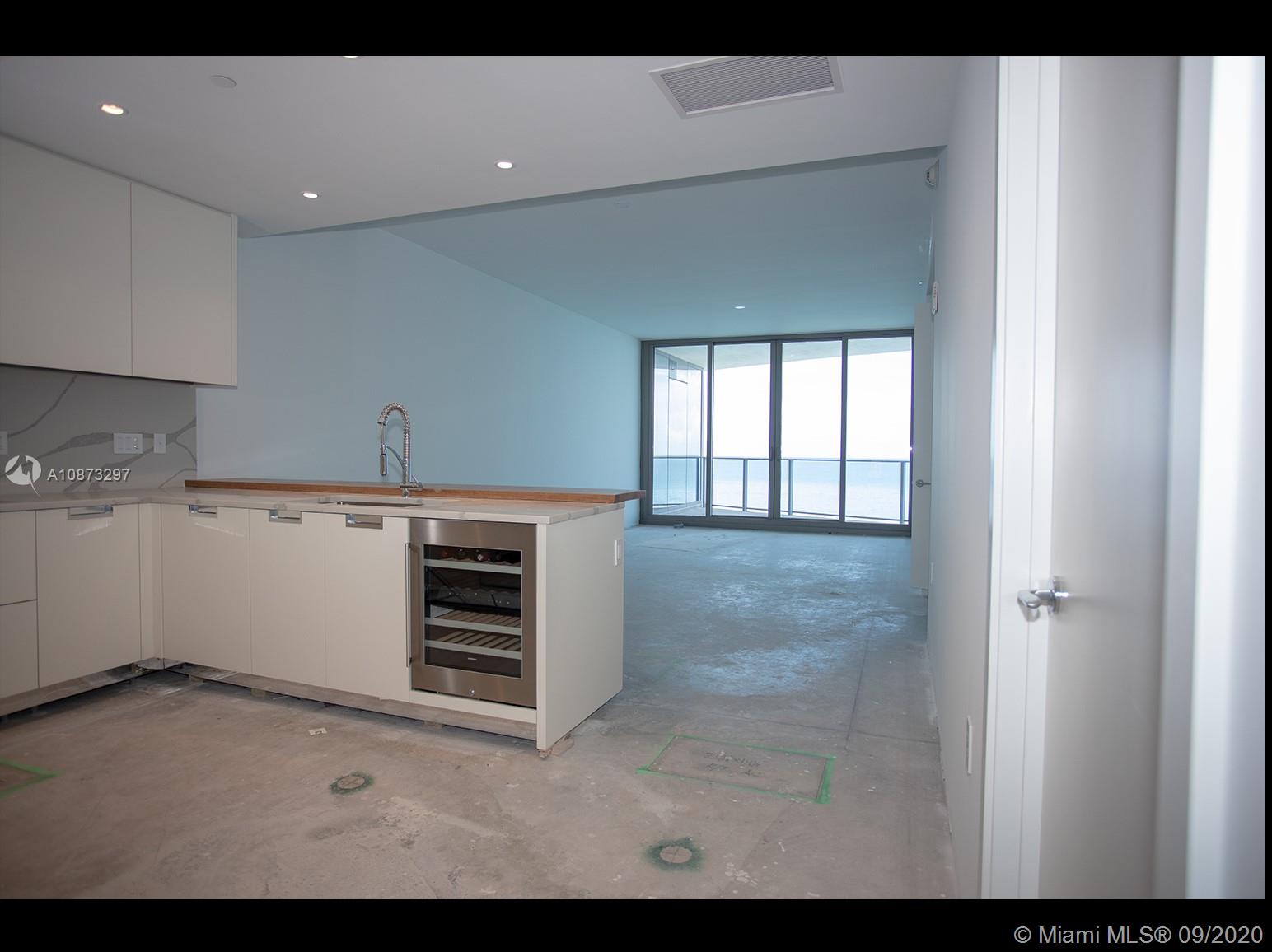 Sunny Isles Beach, FL 33160,15701 collins ave #1203