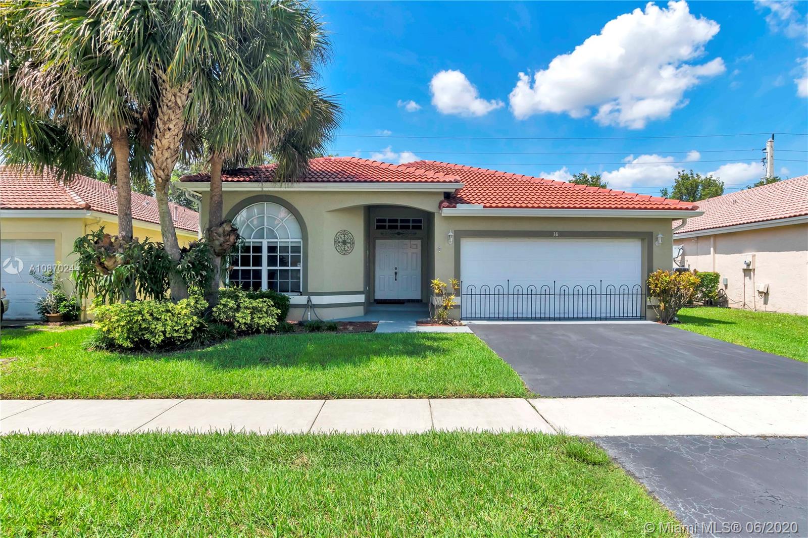 38 Gables Blvd, Weston, FL 33326