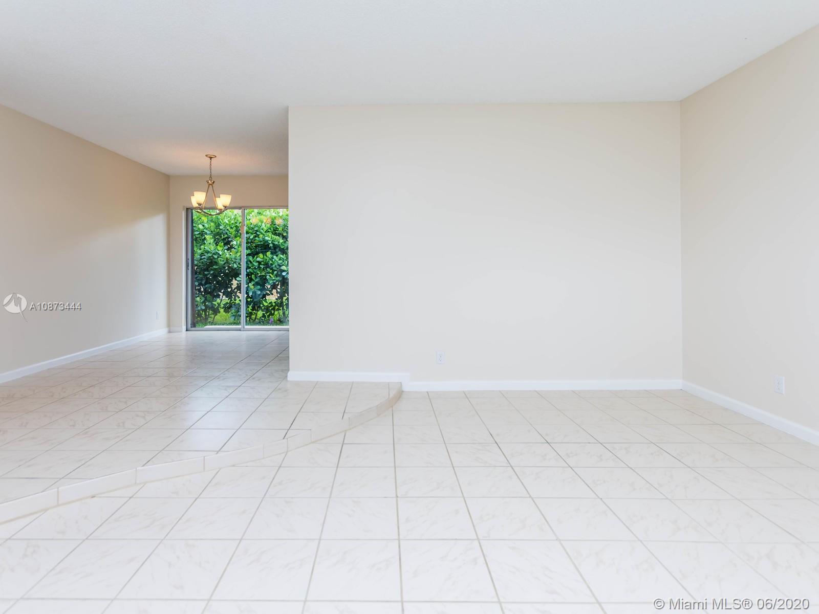 Boynton Beach, FL 33426,238 SW 8th St