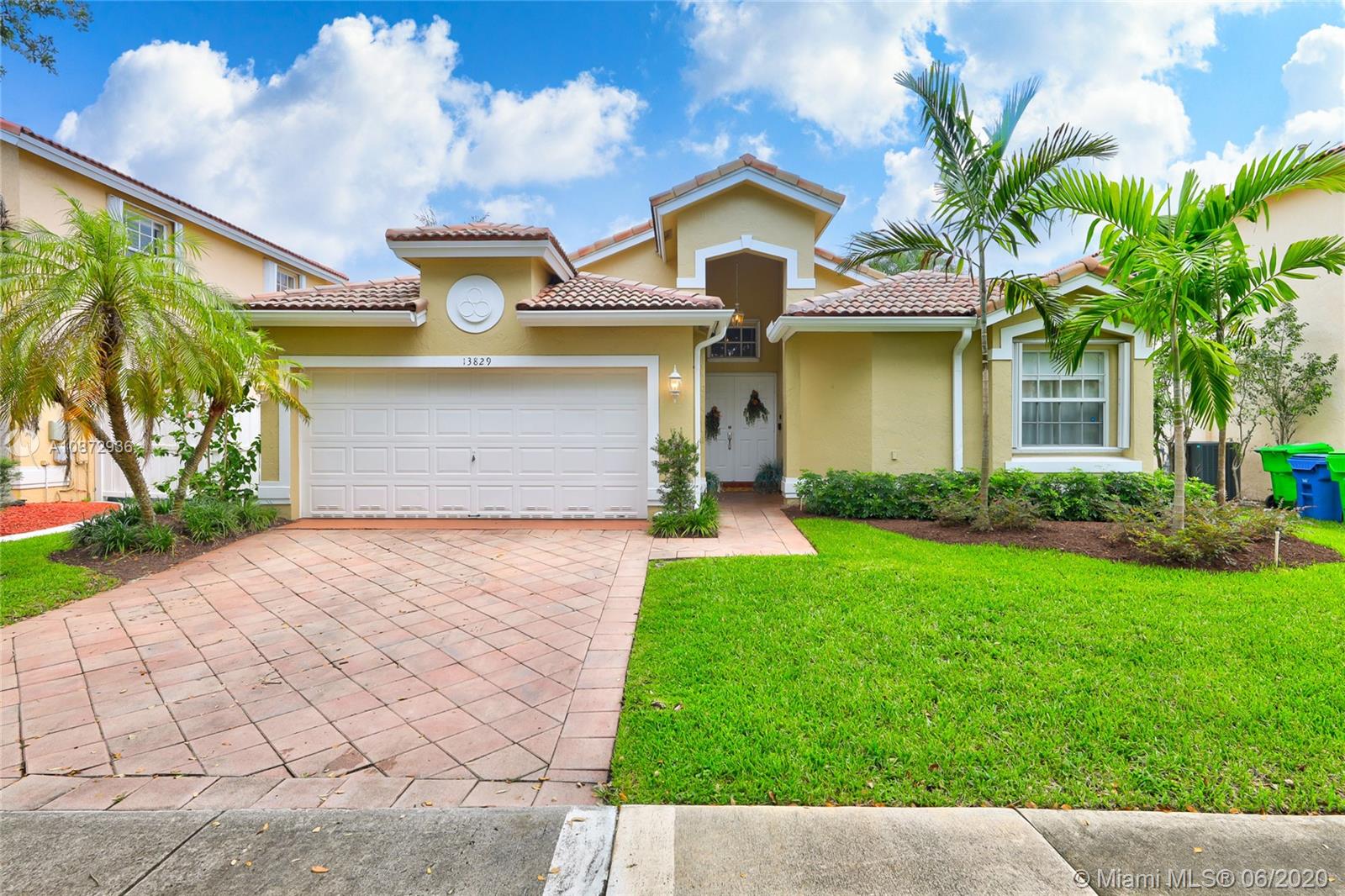 13829 NW 22nd St, Sunrise, FL 33323