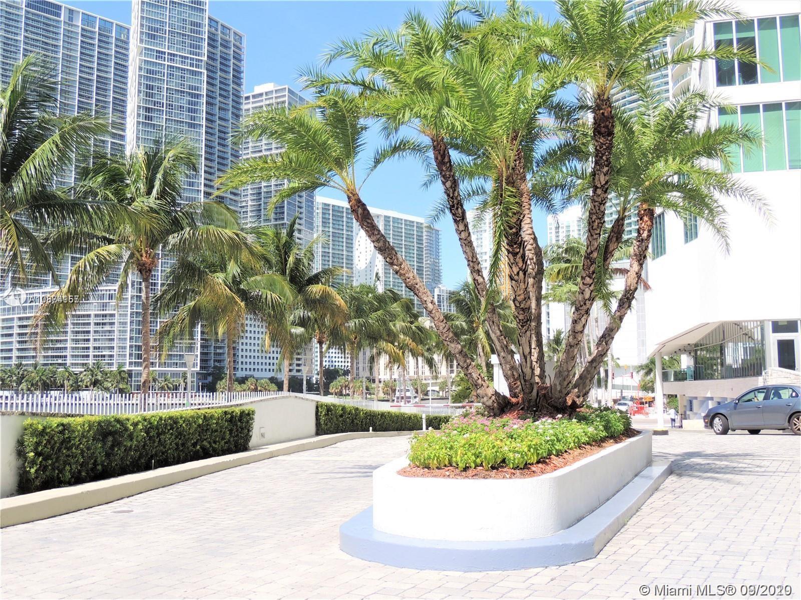 325 S Biscayne Blvd #2415, Miami, FL 33131