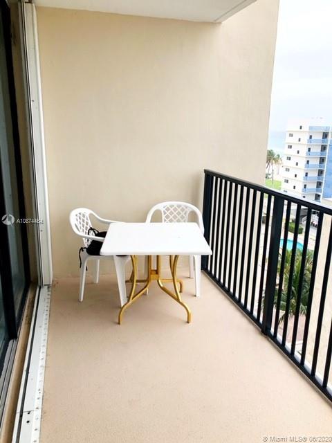 Hollywood, FL 33019,2101 S Ocean Dr #802