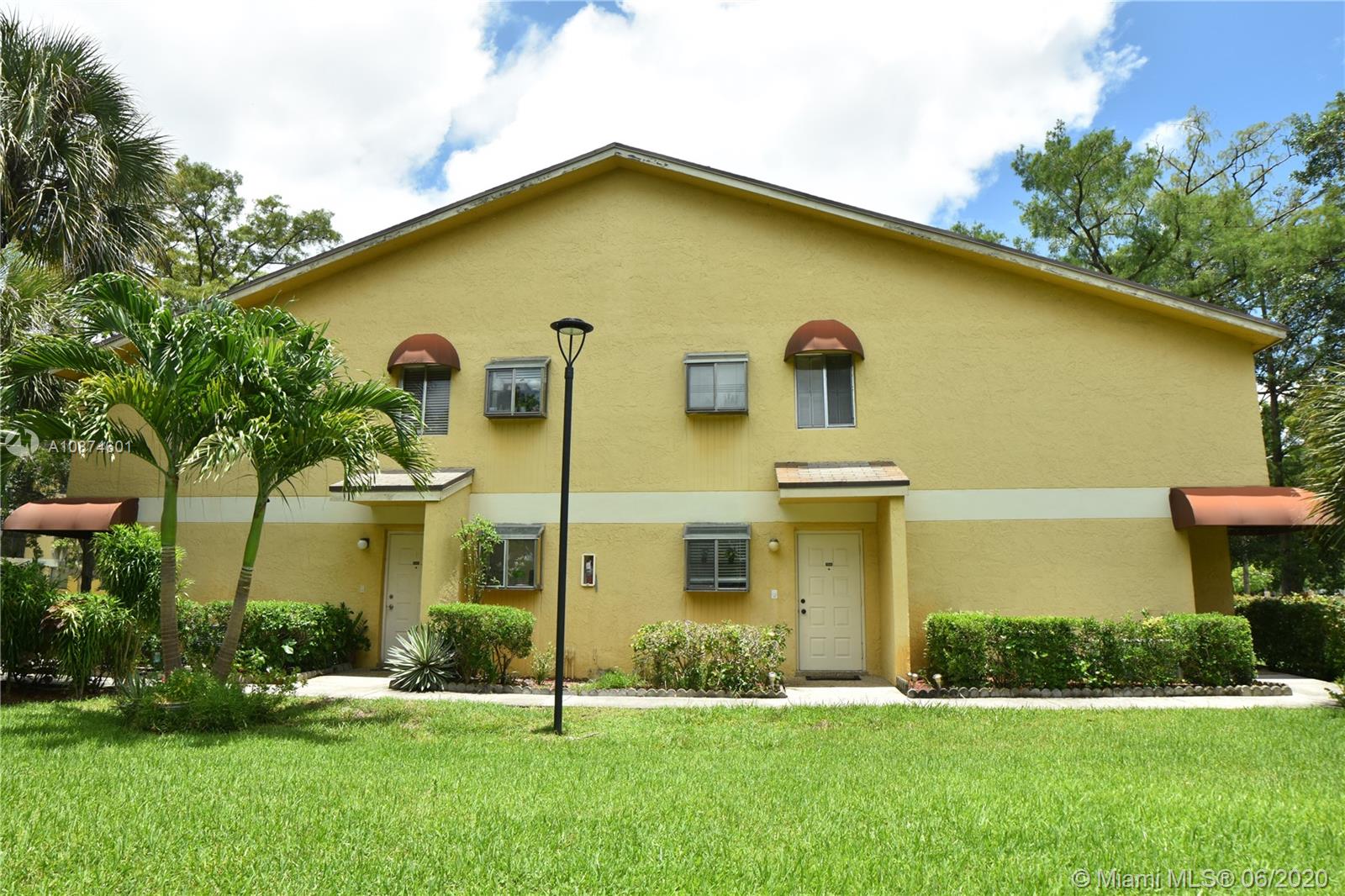 3089 N Oakland Forest Dr #104, Oakland Park, FL 33309