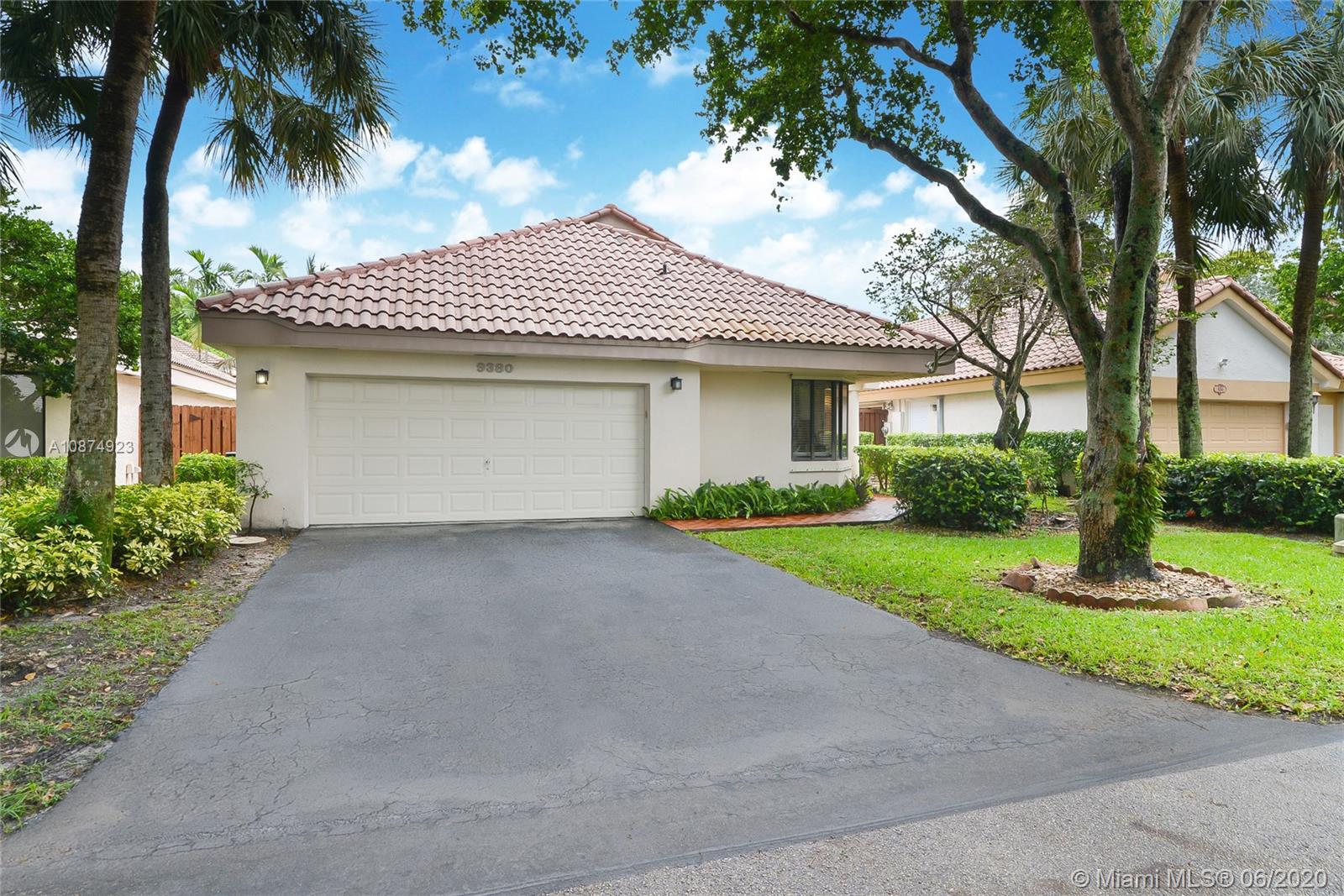 9380 NW 18th Pl, Plantation, FL 33322