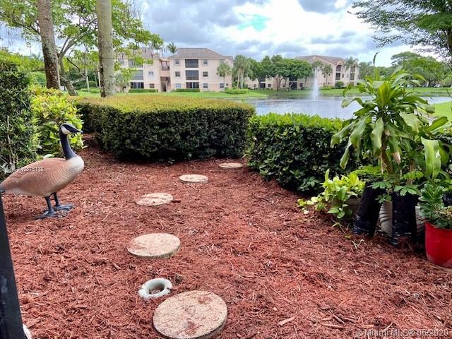 Coconut Creek, FL 33073,4121 Coral Tree Cir #136