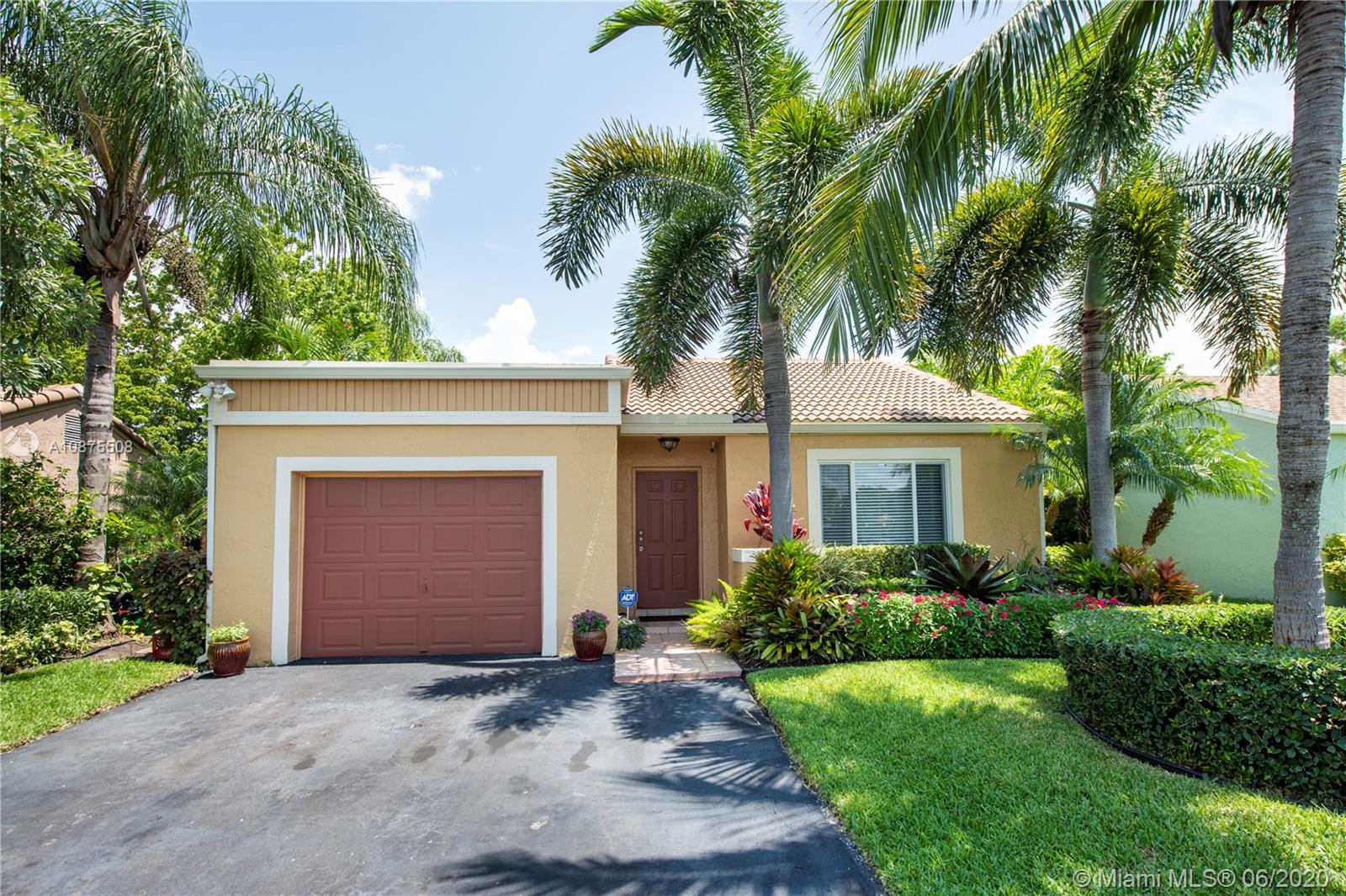 9621 NW 44th Ct, Sunrise, FL 33351