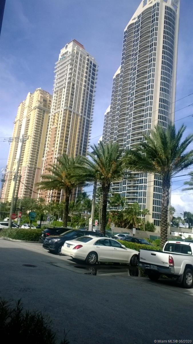 Sunny Isles Beach, FL 33160,17021 N Bay Rd #816