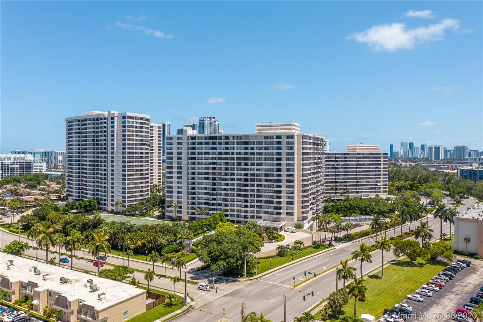 Hallandale Beach, FL 33009,600 Three Islands Blvd #609