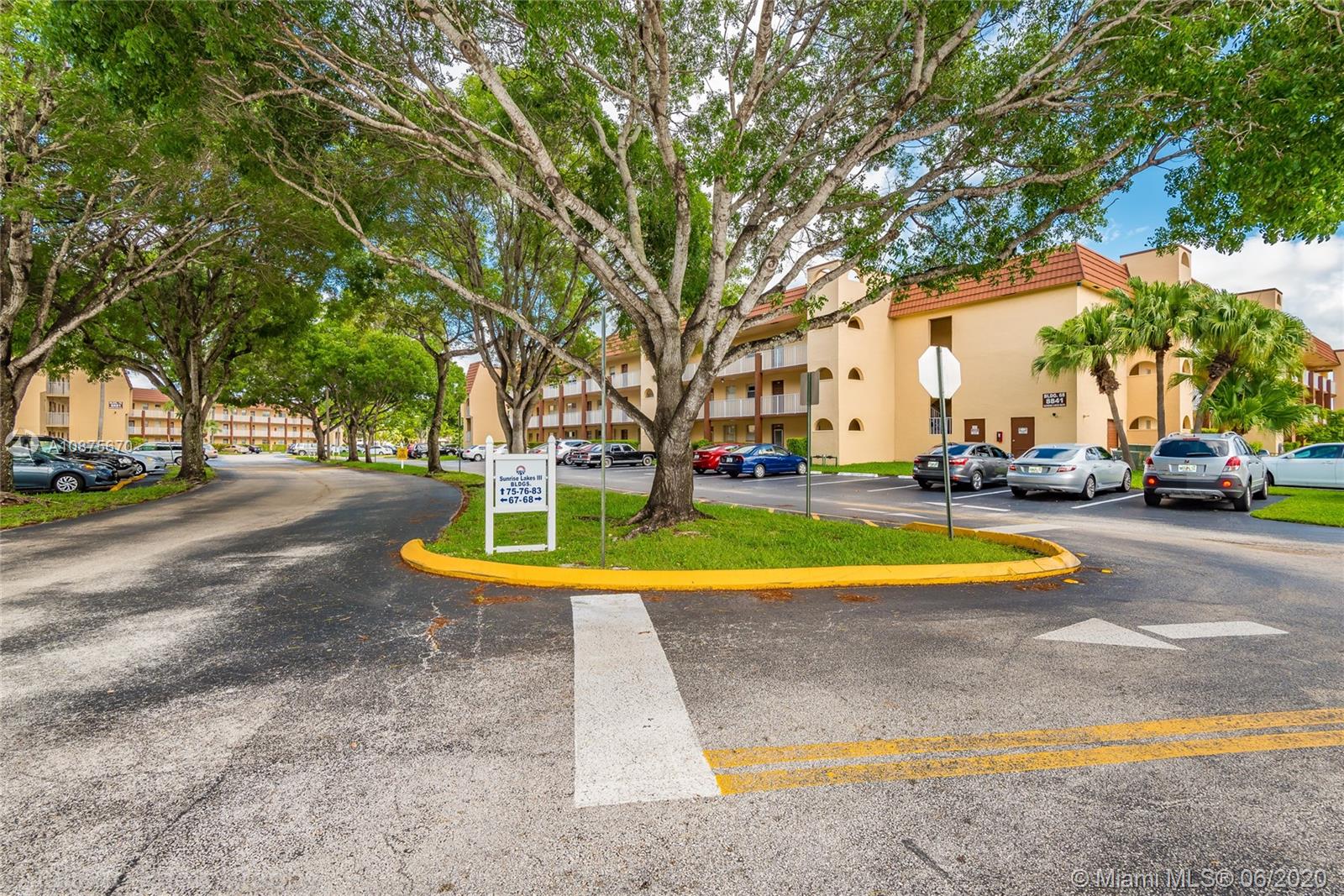 8841 Sunrise Lakes Blvd #110, Sunrise, FL 33322