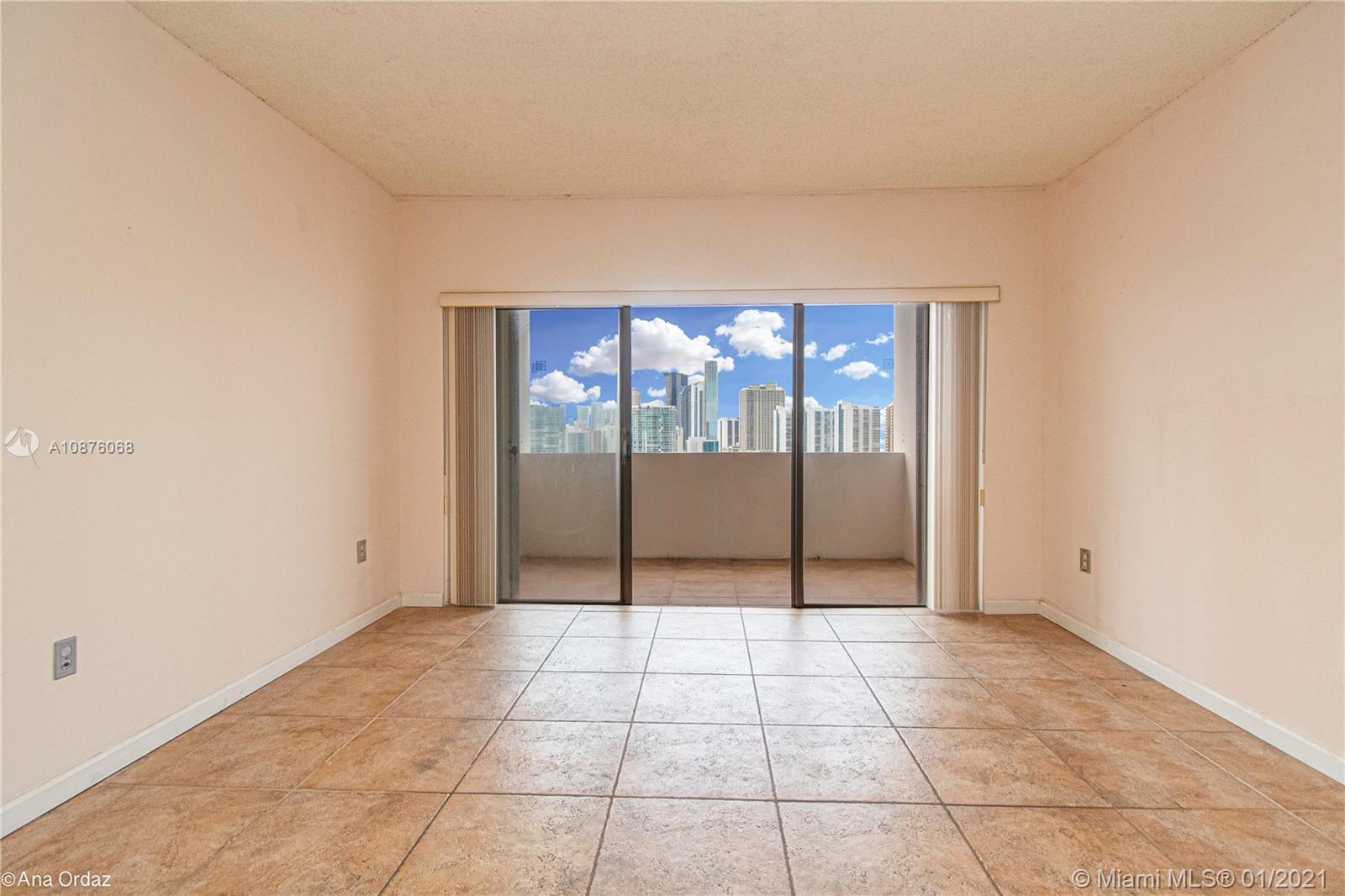 Sunny Isles Beach, FL 33160,300 Bayview Dr #PH09