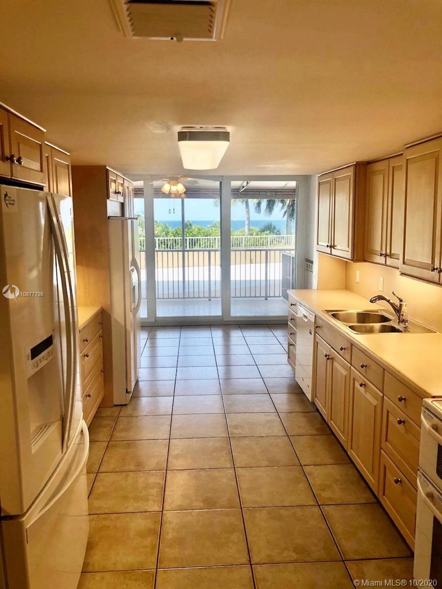 Key Biscayne, FL 33149,600 Grapetree Dr #3CN