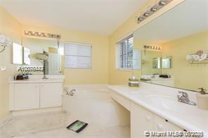 Weston, FL 33327,834 Azalea Pl