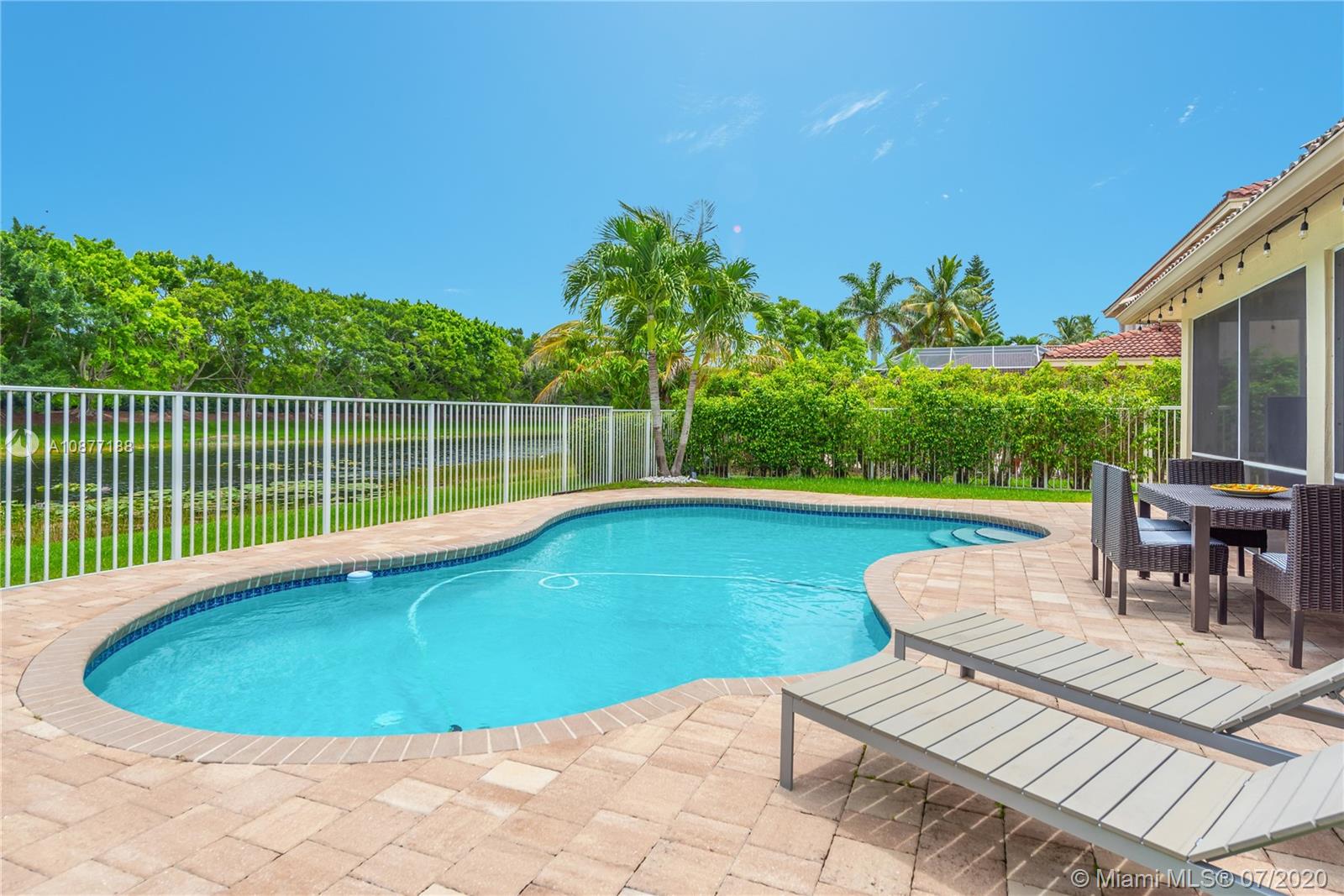 Weston, FL 33331,3876 S Heron Ridge Ln