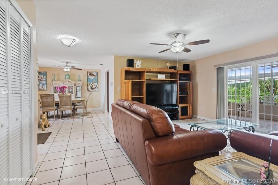 Palmetto Bay, FL 33157,9310 SW 164th St