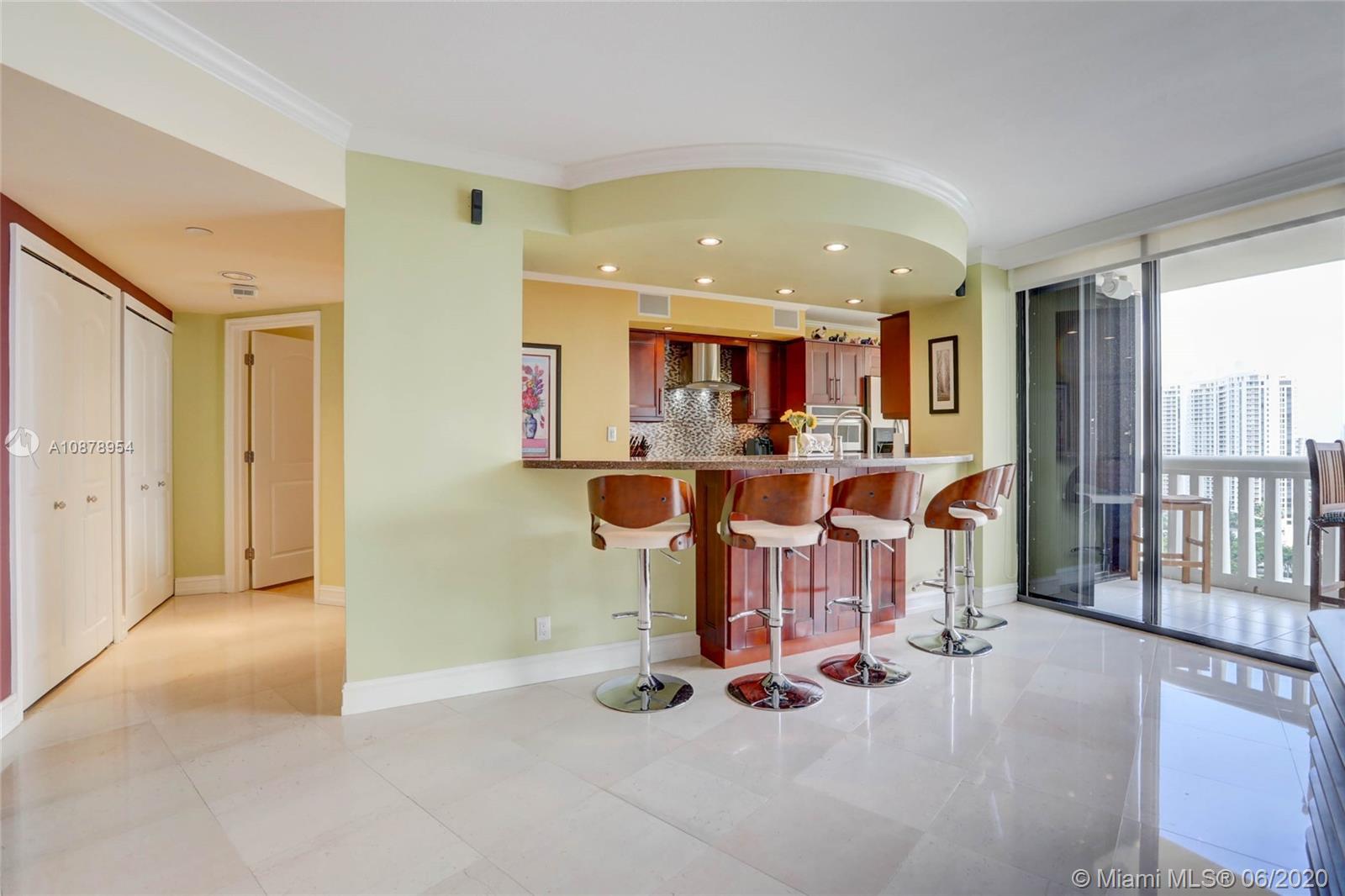 1000 W Island Blvd #2108, Aventura, FL 33160