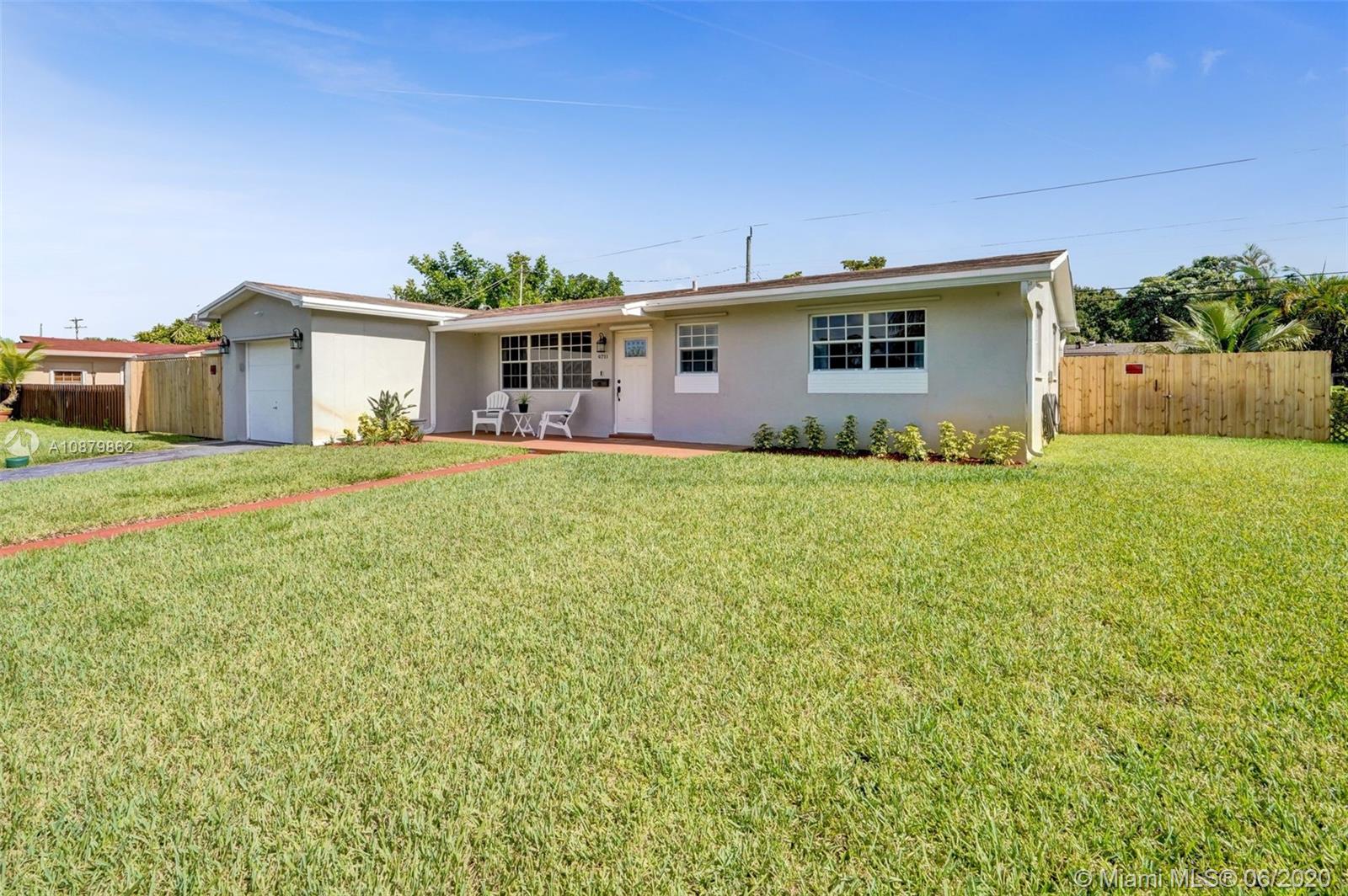 6711 SW 9th St, Pembroke Pines, FL 33023