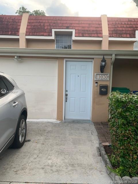 19030 Bobolink Dr, Hialeah, FL 33015