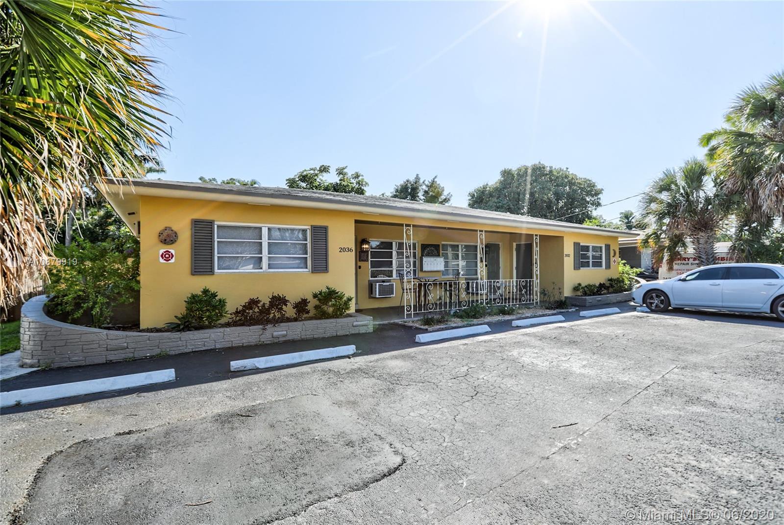 Wilton Manors, FL 33305,2032 NE 26th St