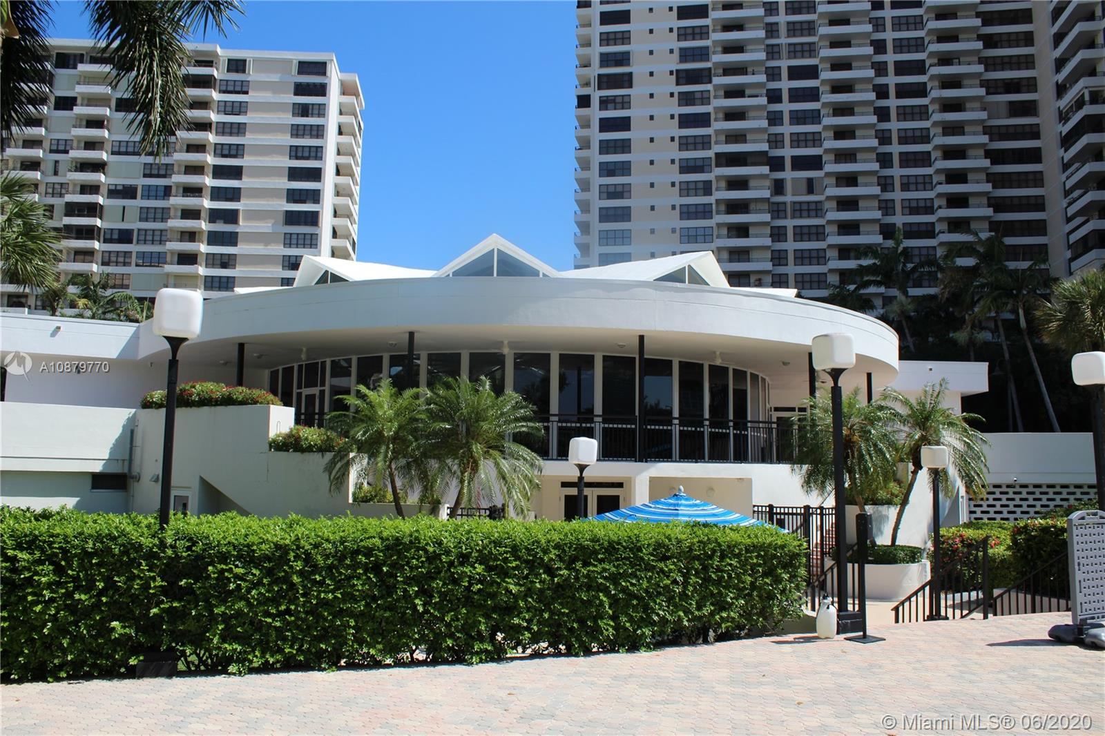 Hallandale Beach, FL 33009,2500 Parkview Dr #1504