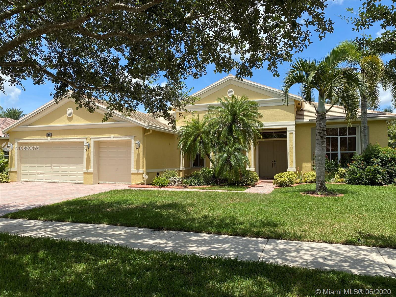 4886 Tropicana Ave, Cooper City, FL 33330