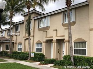 FRESHLY PAINTED 3 BR/ 2.5 BA TOWN HOME W/ TILE & LAMINATE FLOORING THROUGHOUT. NEW SS REFRIGERATOR, RANGE & MICROWAVE.  OFFERS LARGE MASTER BEDROOM & SMALL FENCED IN YARD WITH PAVED PATIO. RENT INCLUDES: CABLE, INTERNET, ALARM MONITORING, SECURITY & COMM POOL.