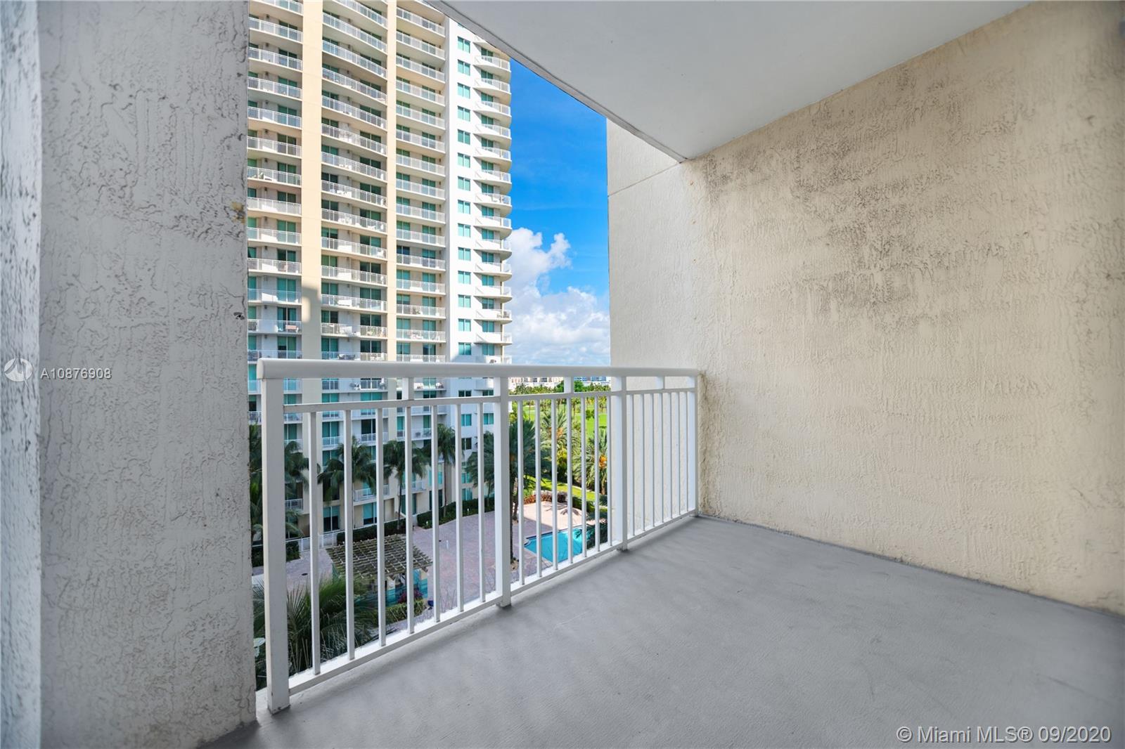 Hallandale Beach, FL 33009,1755 E Hallandale Beach Blvd #508E