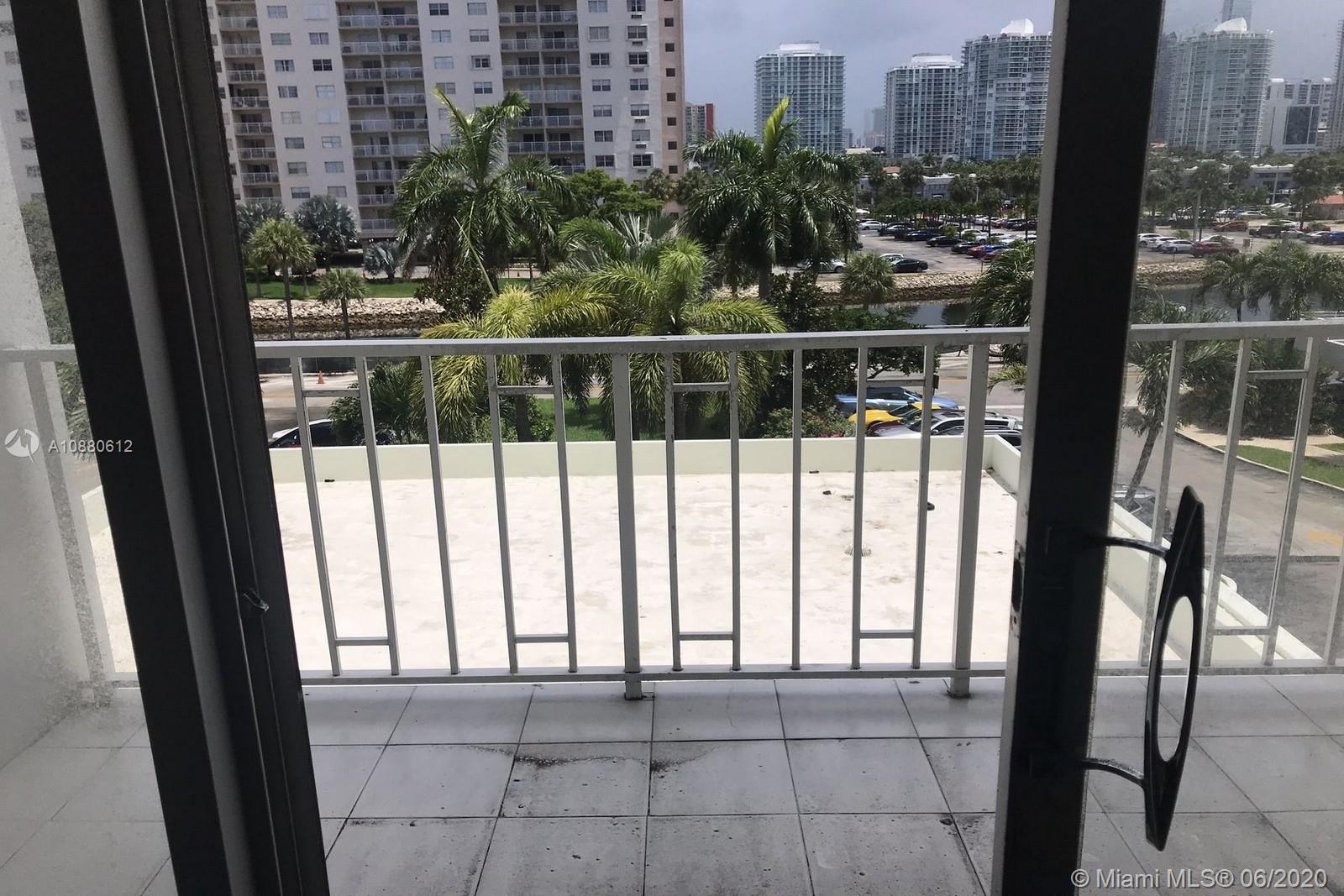 Sunny Isles Beach, FL 33160,500 Bayview Dr #317