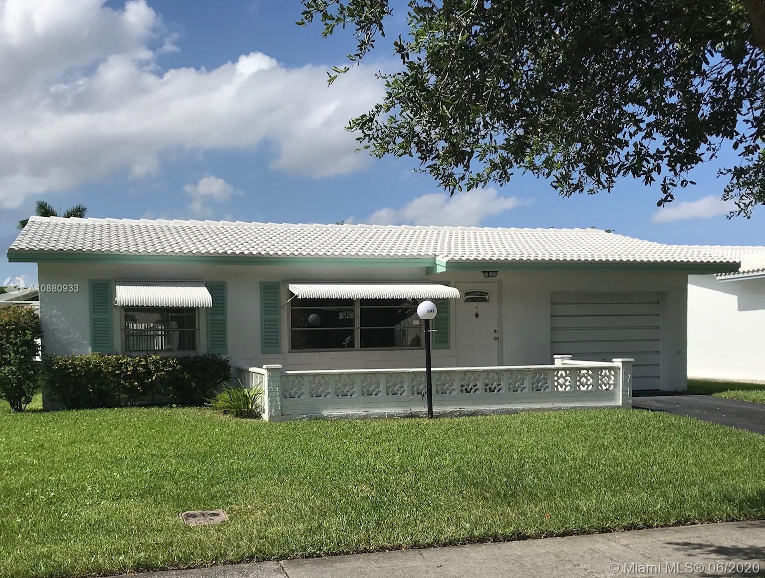 8549 N Campanelli Blvd, Plantation, FL 33322