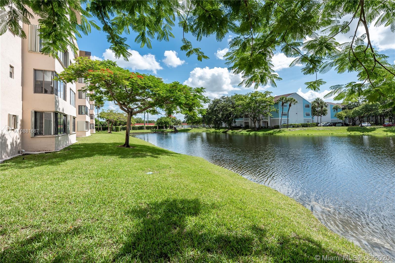 8040 Hampton Blvd #302, North Lauderdale, FL 33068