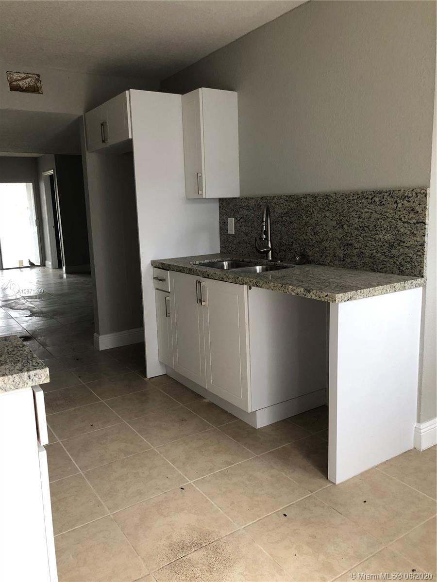 Hialeah, FL 33014,1695 W 72nd St #1695