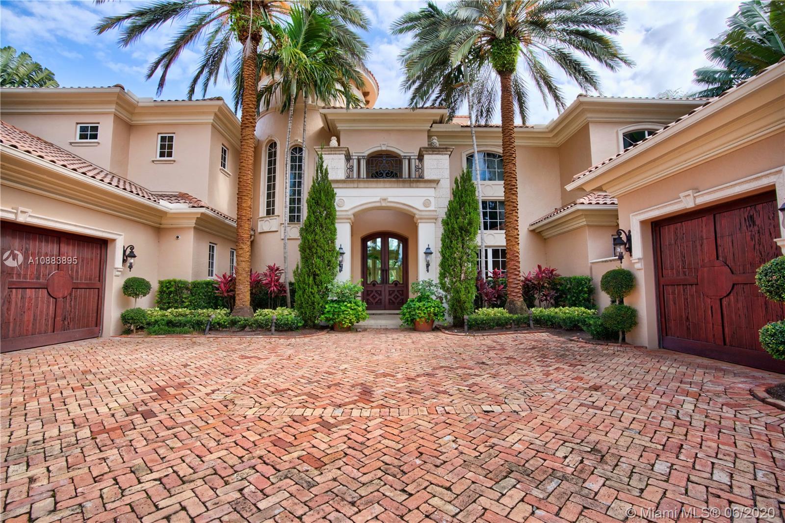 Palm Beach Gardens, FL 33410,677 Hermitage Cir