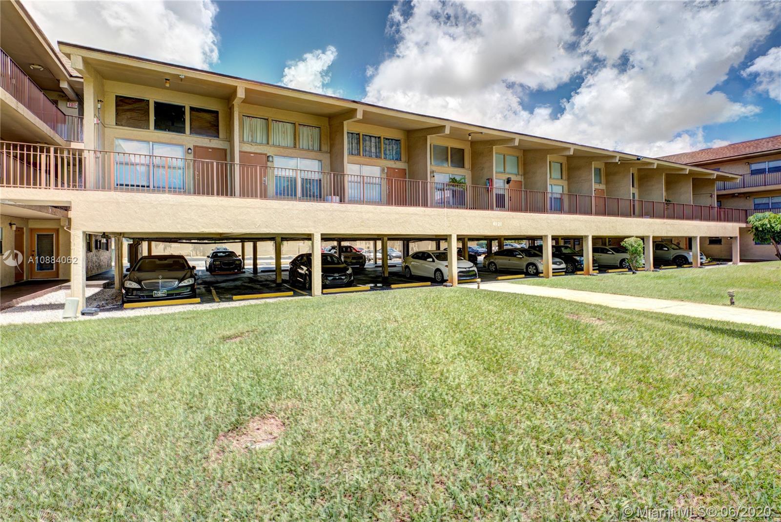 Lauderhill, FL 33313,4121 NW 26th St #T14