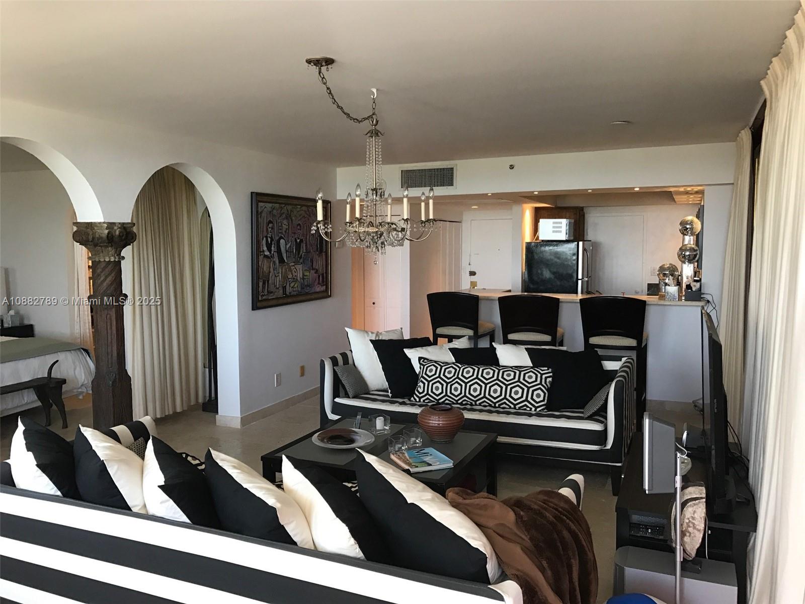 100 Lincoln Rd 644, Miami Beach, Florida 33139, 1 Bedroom Bedrooms, ,1 BathroomBathrooms,Residentiallease,For Rent,100 Lincoln Rd 644,A10882789