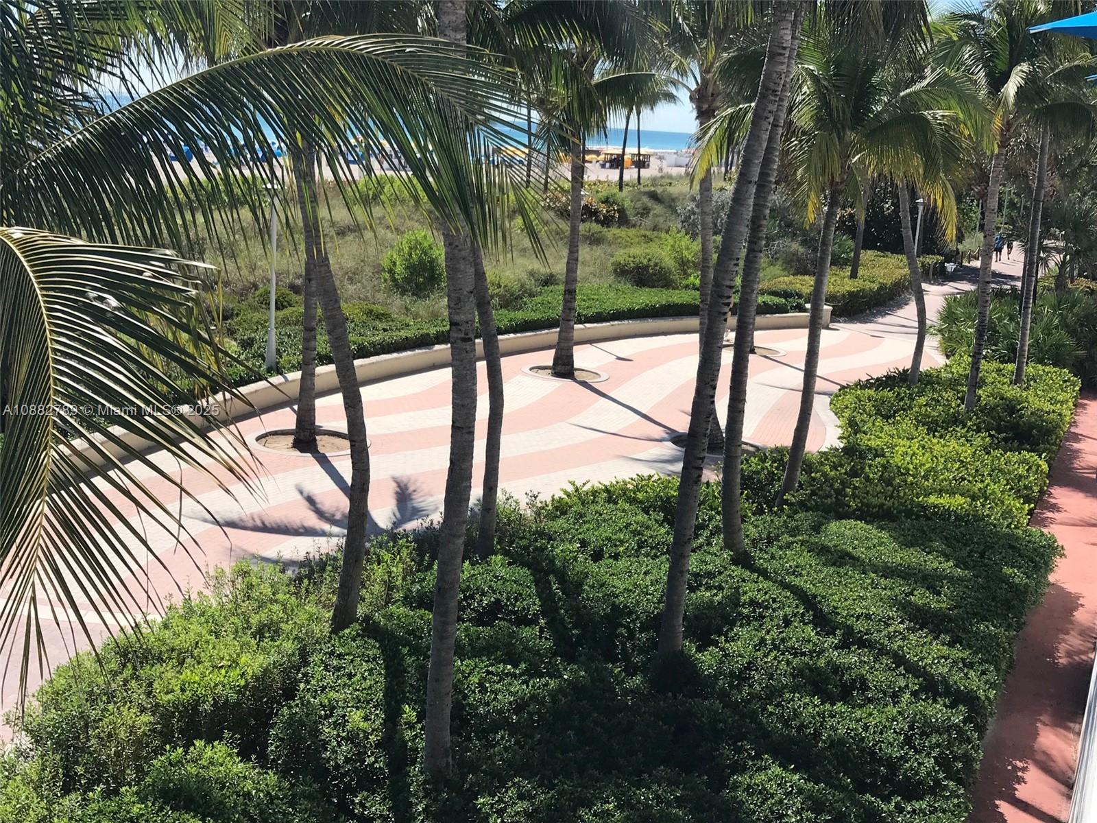 100 Lincoln Rd 644, Miami Beach, Florida 33139, 1 Bedroom Bedrooms, ,1 BathroomBathrooms,Residentiallease,For Rent,100 Lincoln Rd 644,A10882789