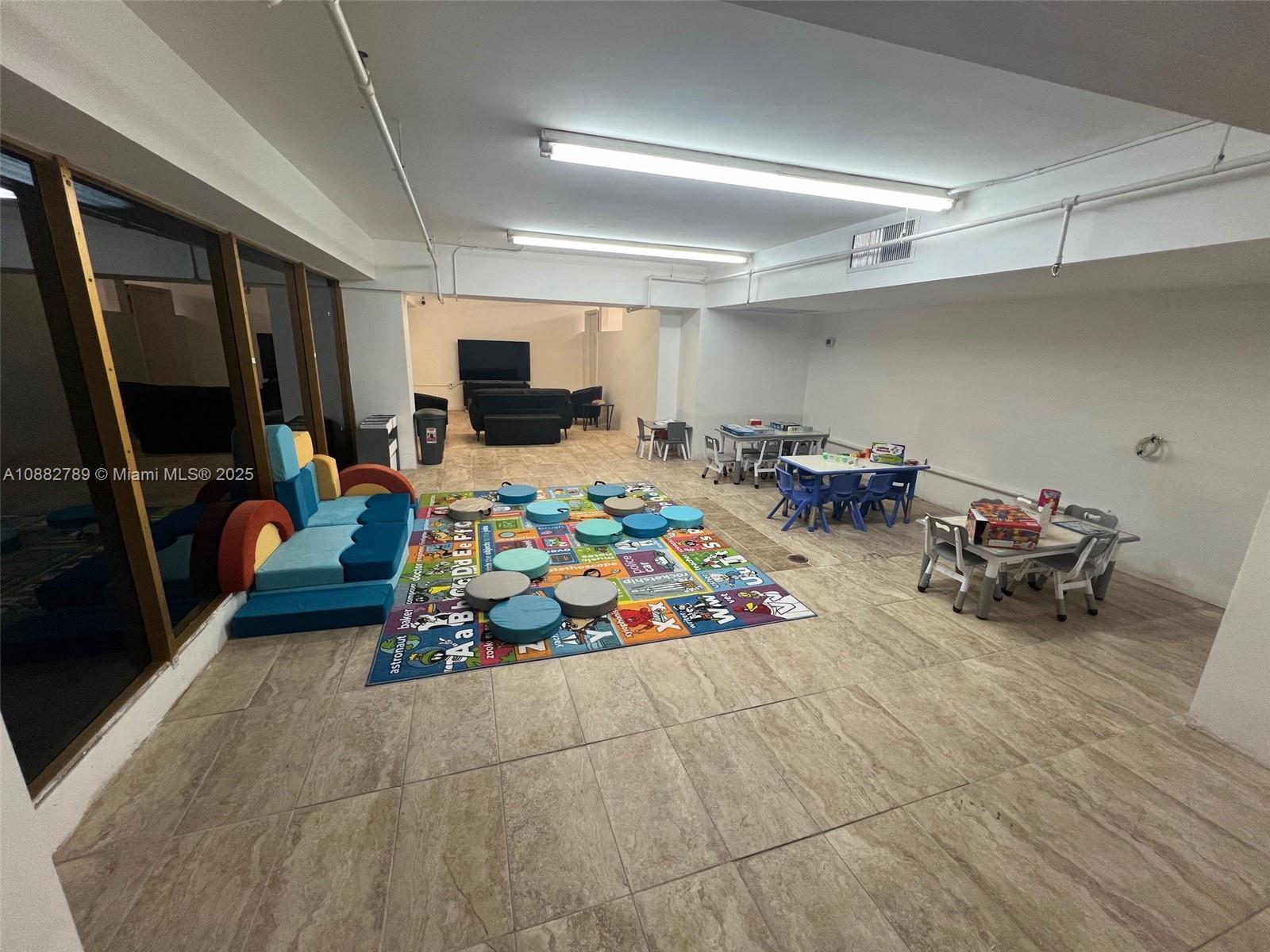 100 Lincoln Rd 644, Miami Beach, Florida 33139, 1 Bedroom Bedrooms, ,1 BathroomBathrooms,Residentiallease,For Rent,100 Lincoln Rd 644,A10882789