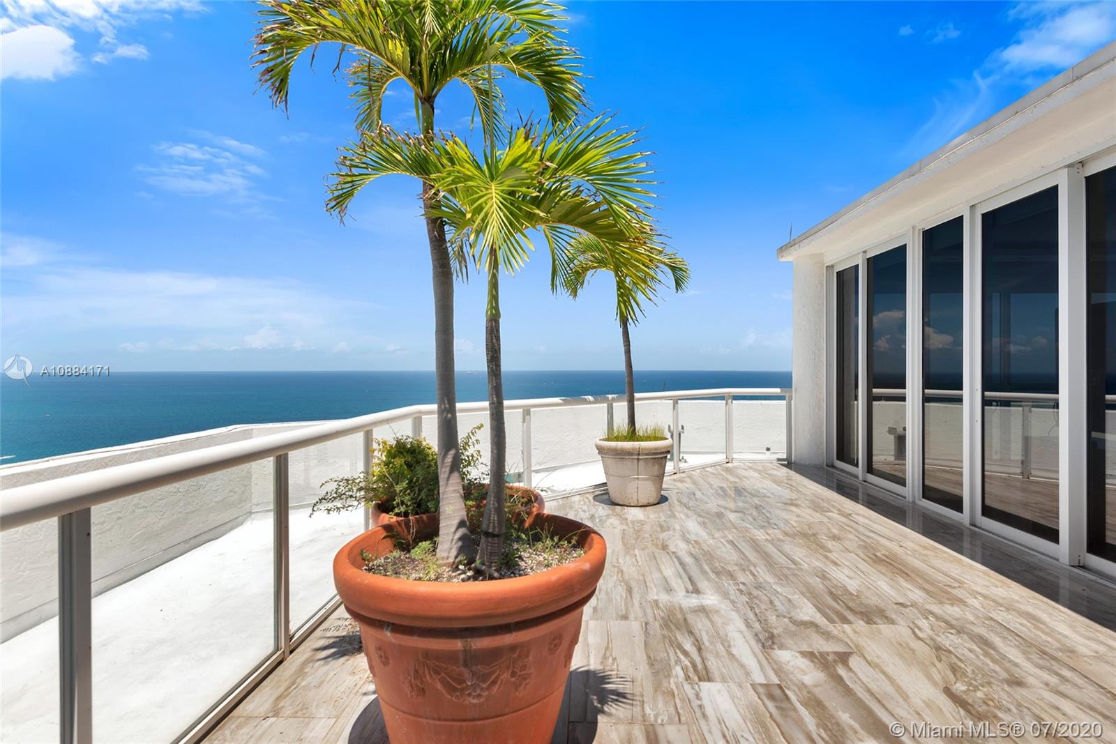 Sunny Isles Beach, FL 33160,16425 Collins Ave #OS16A