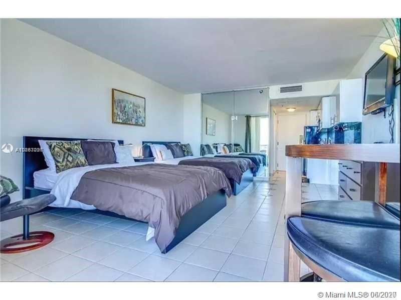 Sunny Isles Beach, FL 33160,19201 Collins Ave #115