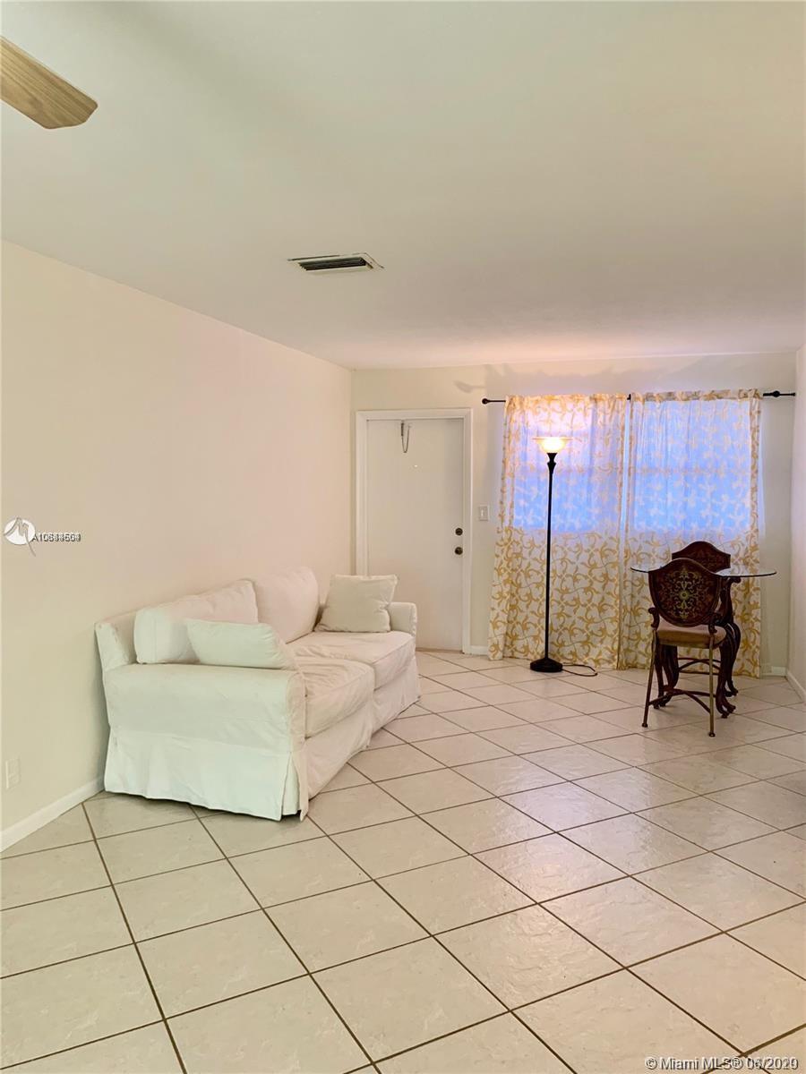 Deerfield Beach, FL 33064,3930 Crystal Lake Dr #307