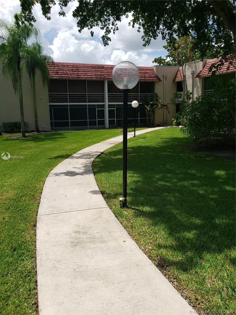 Lauderhill, FL 33319,3501 Inverrary Dr #107