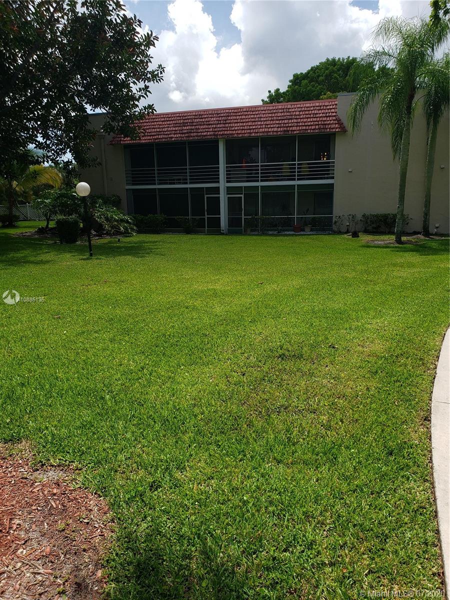 Lauderhill, FL 33319,3501 Inverrary Dr #107