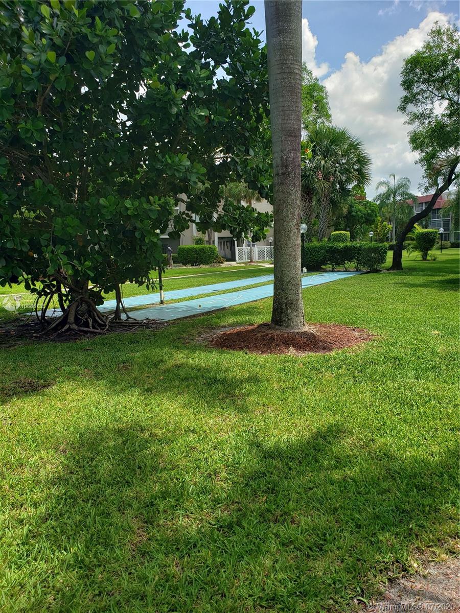 Lauderhill, FL 33319,3501 Inverrary Dr #107