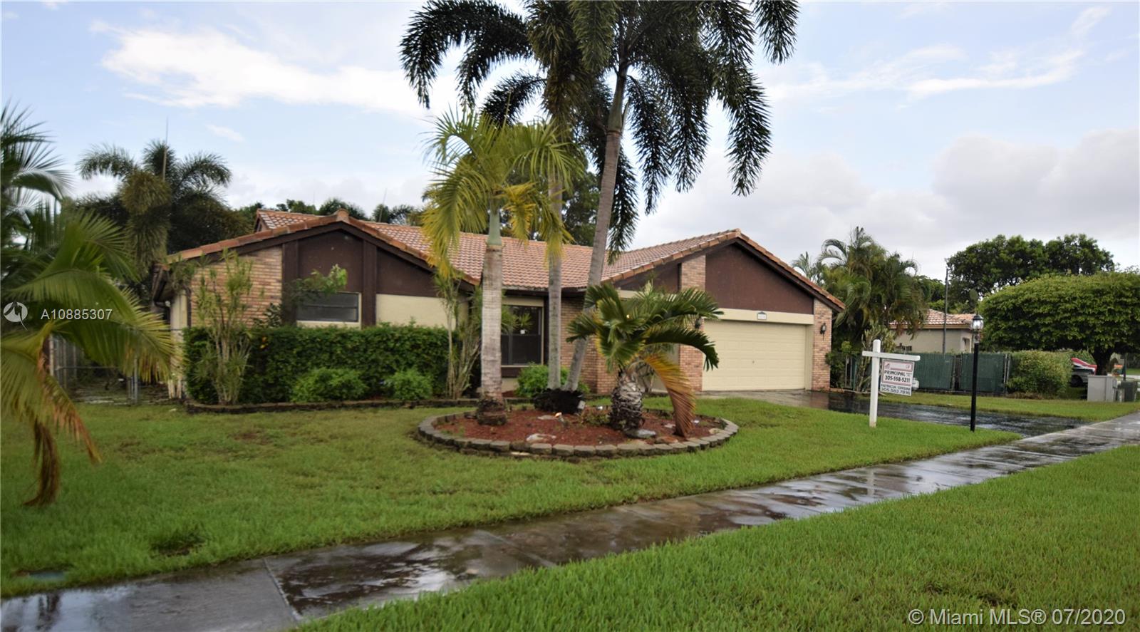 6530 W Falcons Lea Dr, Davie, FL 33331