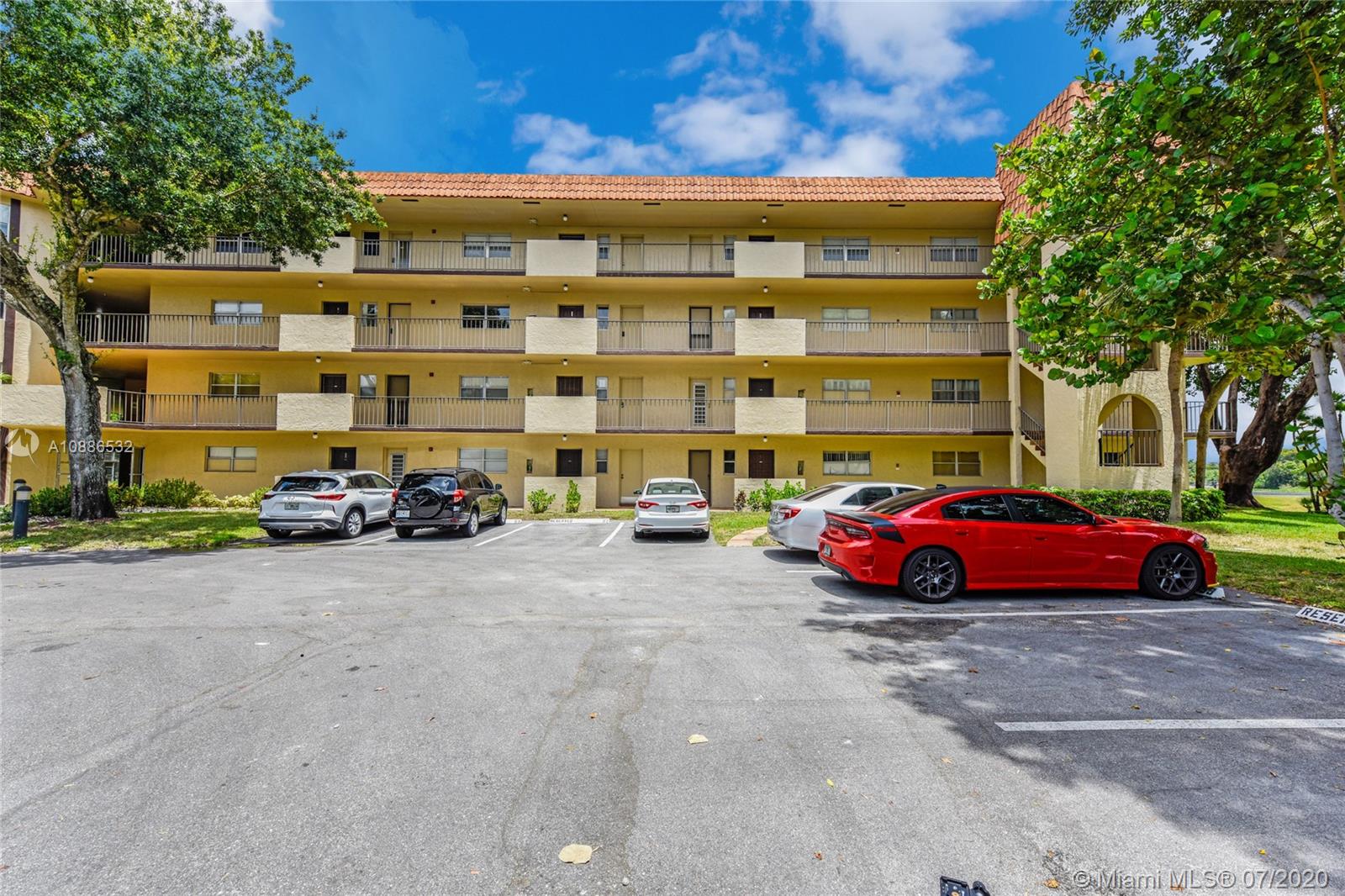 Lauderhill, FL 33319,6001 N Falls Cir Dr #201