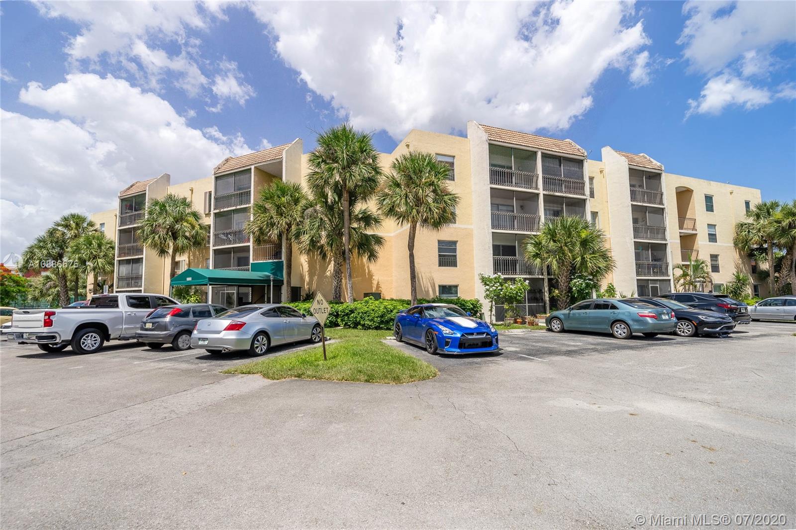 8005 Lake Dr #306, Doral, FL 33166