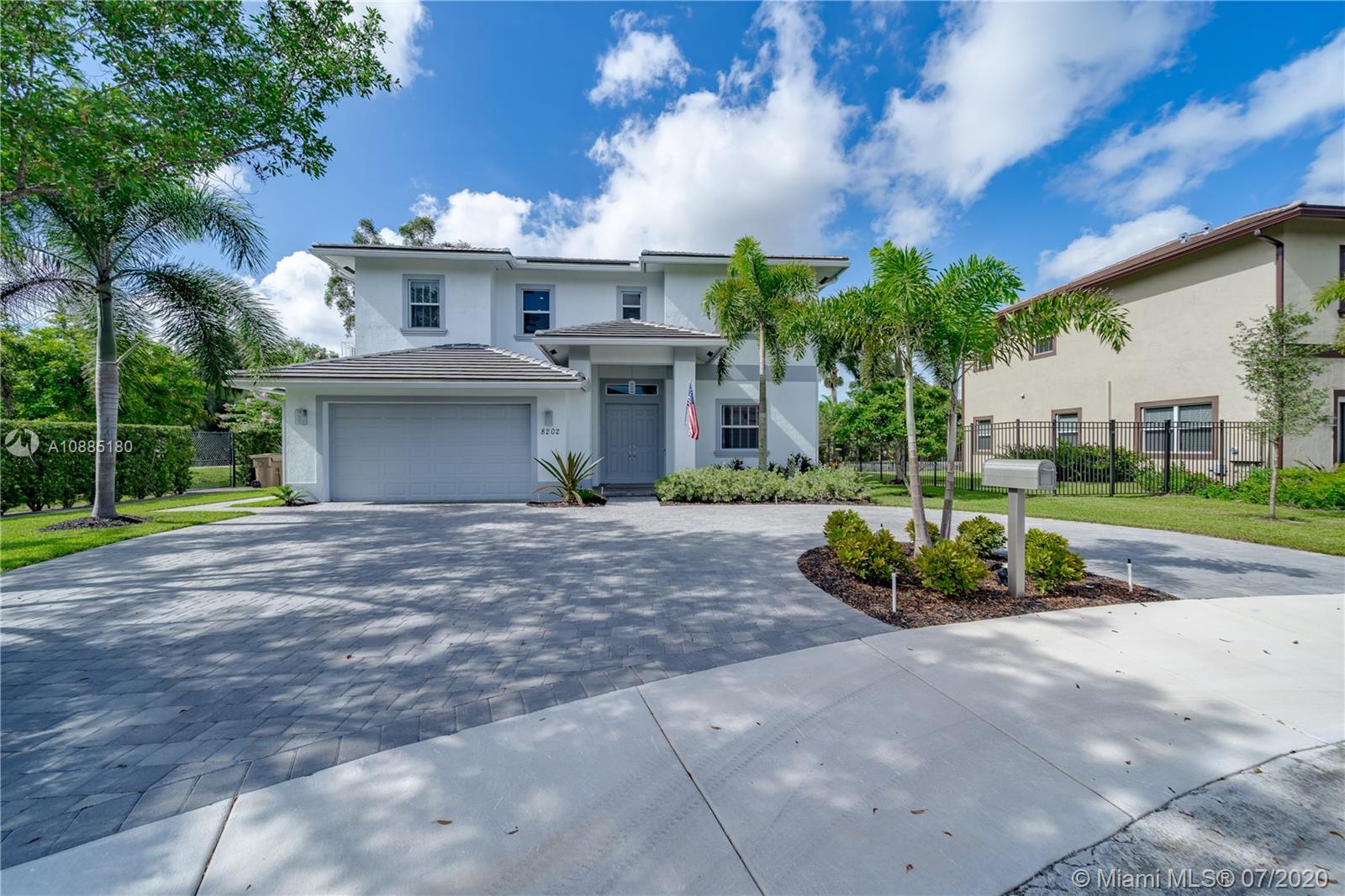 8202 SW 51st St,  Cooper City,  FL 33328