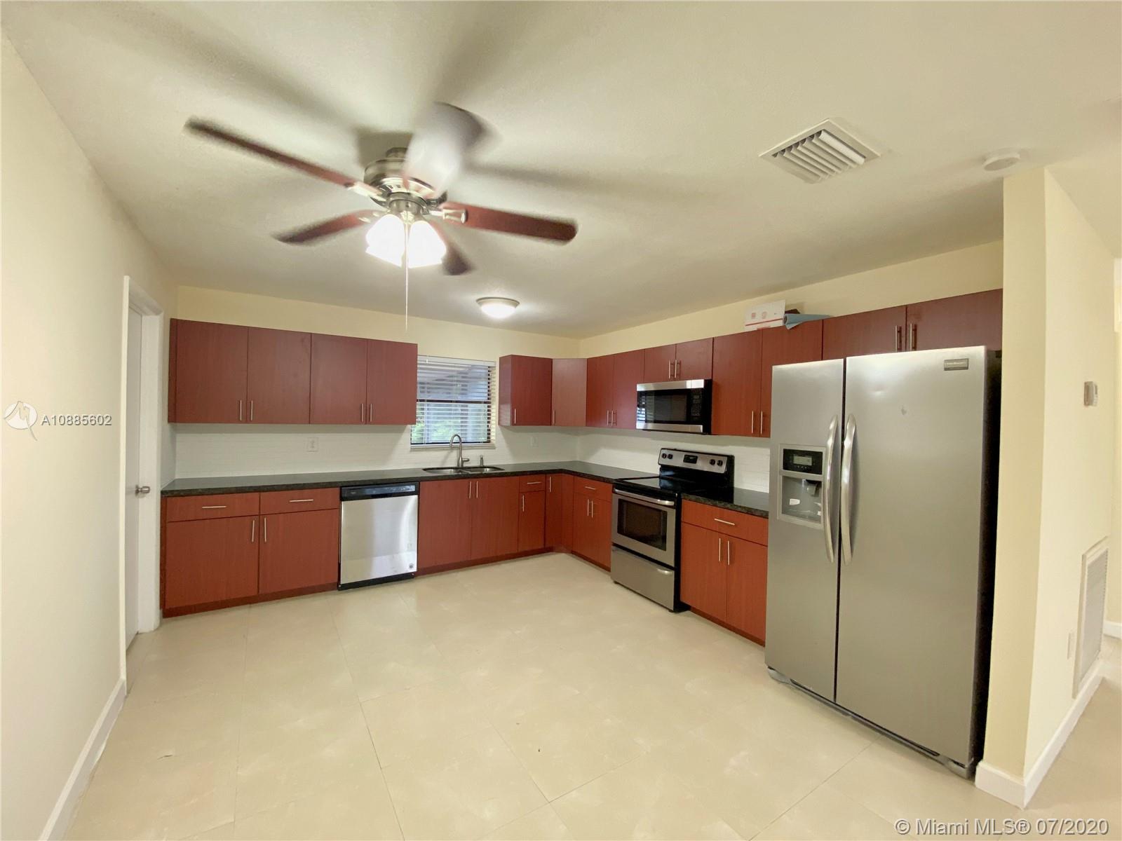 Davie, FL 33314,5475 SW 42nd St