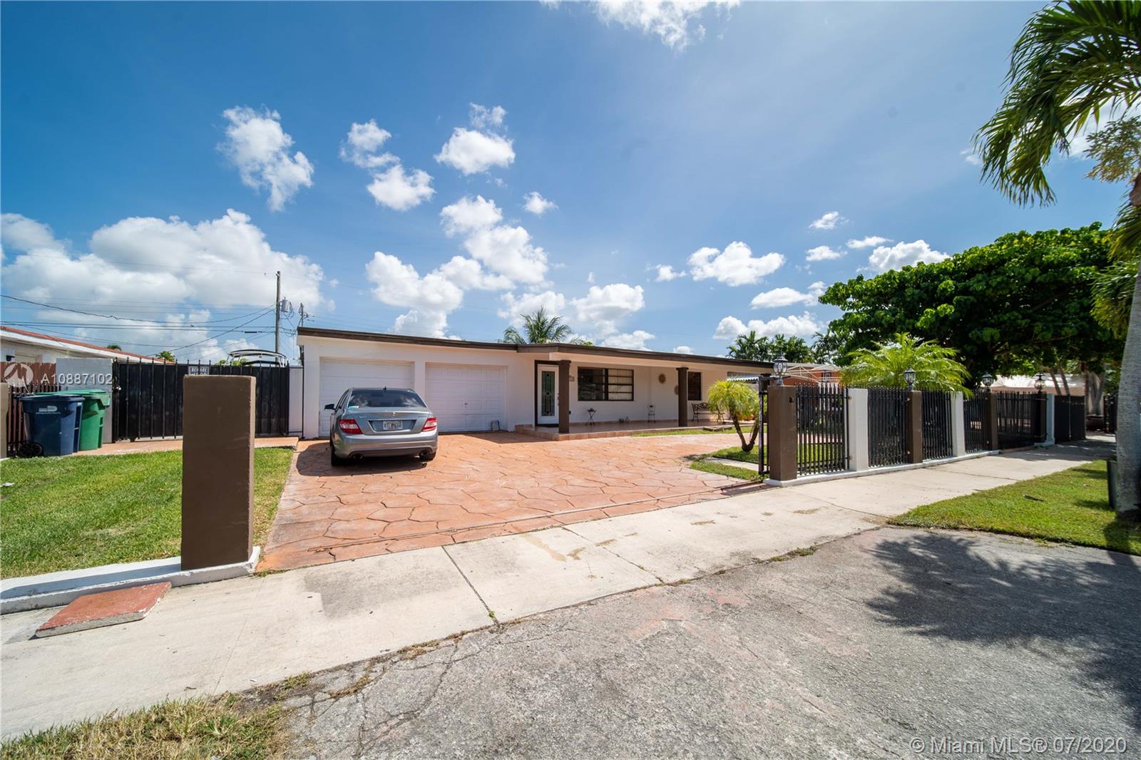 11401 SW 52nd Ter, Miami, FL 33165