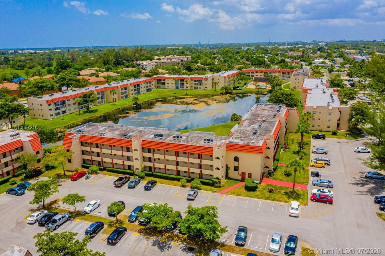 Sunrise, FL 33322,2750 W Sunrise Lakes Dr #208