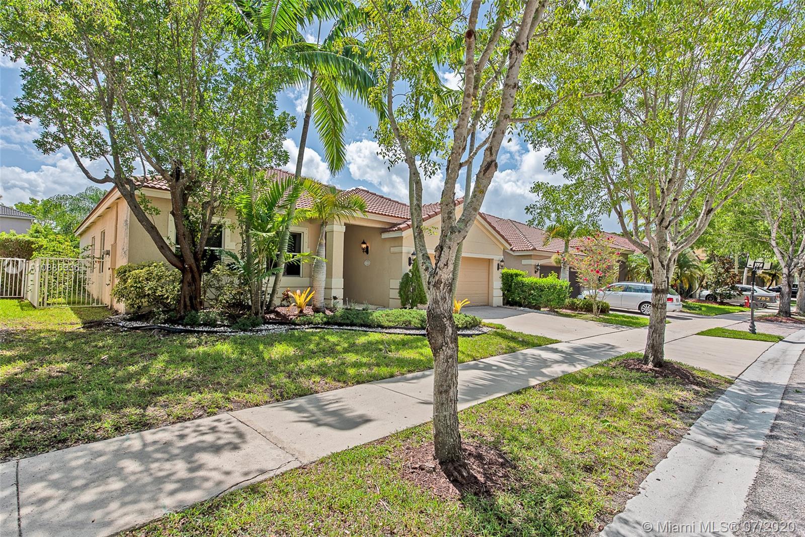 Weston, FL 33327,752 Lavender Cir