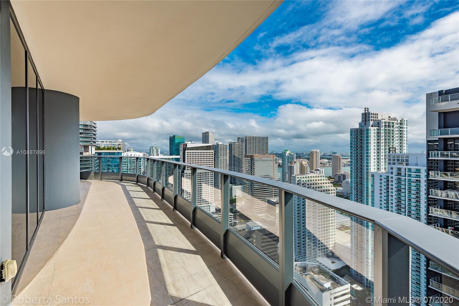 1000 Brickell Plaza #4815, Miami, FL 33131